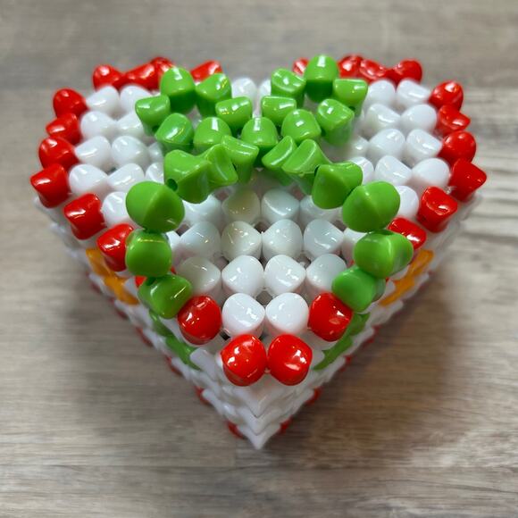 Handmade Heart Bead Trinket Box Red White Green Valentine Ring Gift - Picture 1 of 5